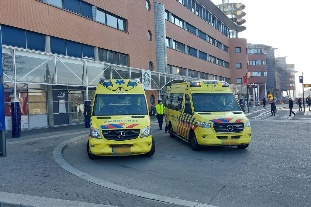 Persoon gewond na ongeval op station