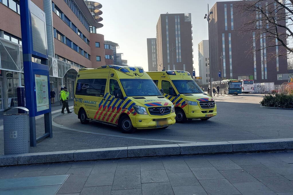Persoon gewond na ongeval op station