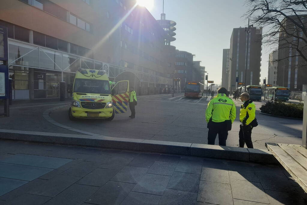 Persoon gewond na ongeval op station