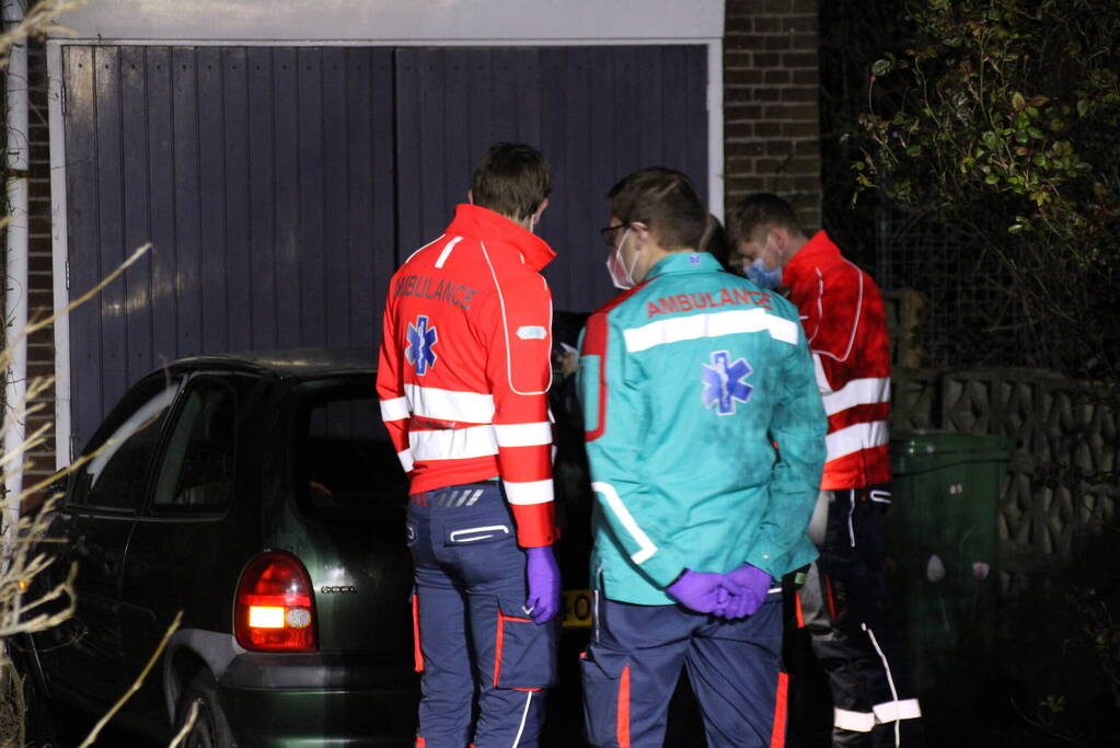 Autodief raakt bekneld tijdens stelen van auto