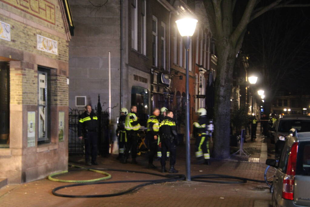 Dode en meerdere gewonden bij steekpartij