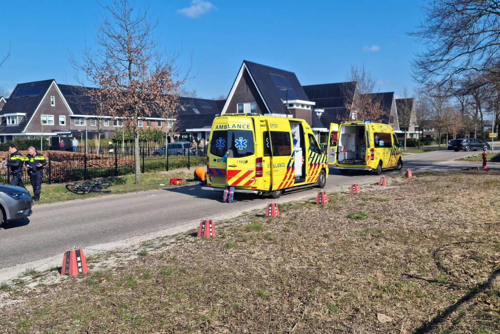 Twee wielrenners gewond bij botsing