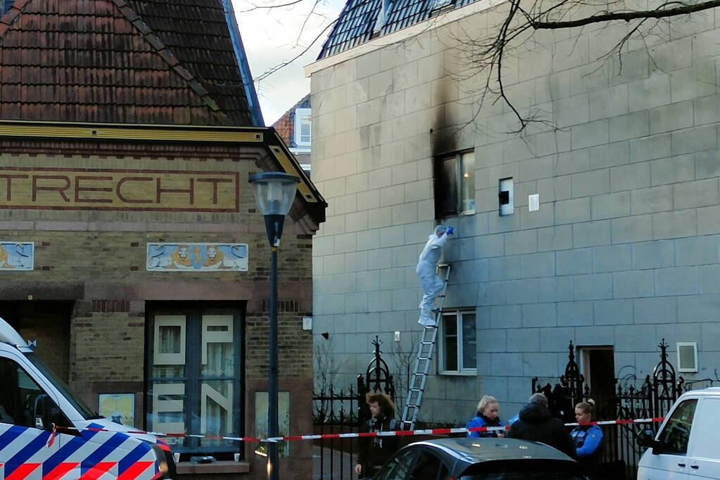 Dode vrouw en gewonde mannen aangetroffen bij brand in woning