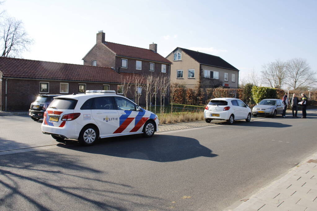 Politie zet arrestatieteam in voor persoon met wapen