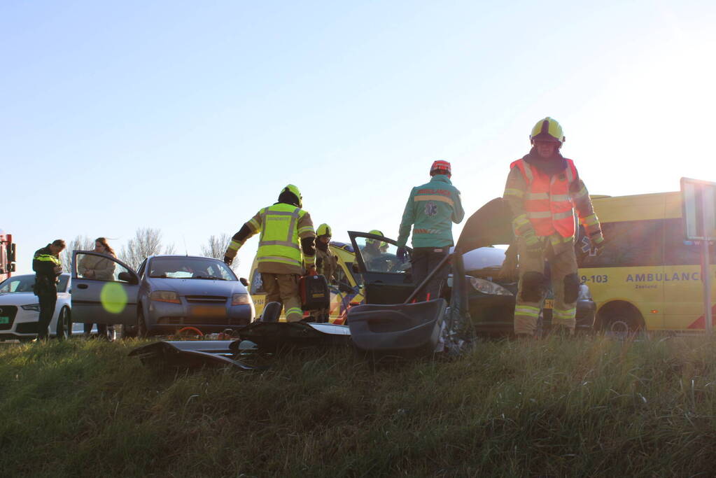 Inzittende bekneld na kettingbotsing