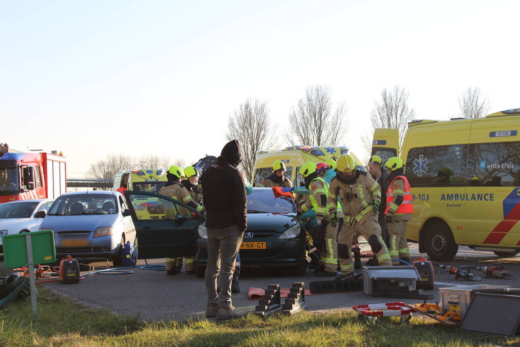 Inzittende bekneld na kettingbotsing