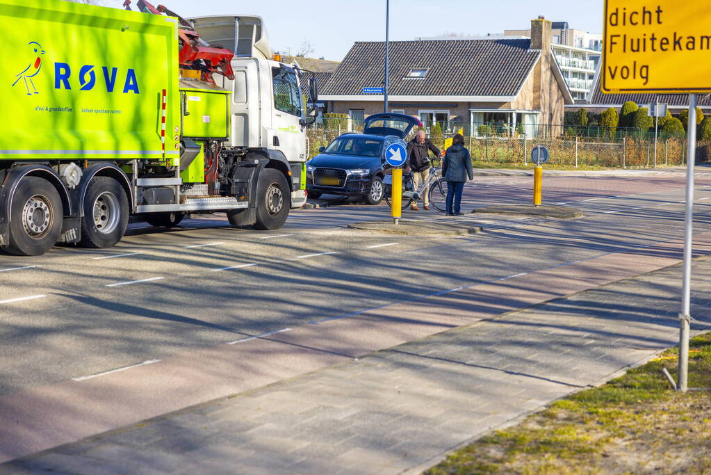 Fietsster gewond bij aanrijding met auto