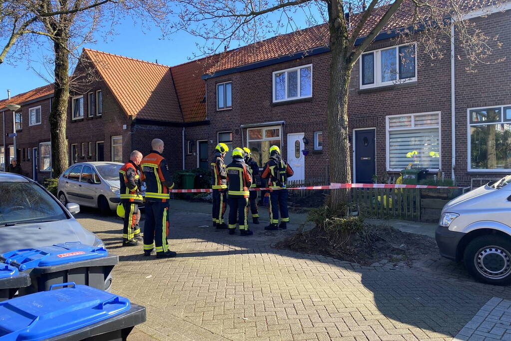 Gasleiding geraakt bij graafwerkzaamheden in voortuin van woning