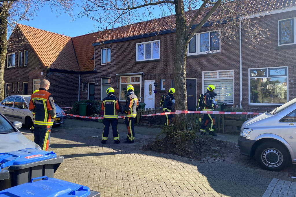 Gasleiding geraakt bij graafwerkzaamheden in voortuin van woning