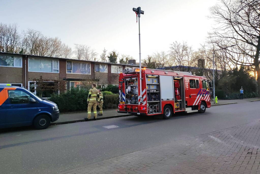 Brandweer verricht metingen bij gaslekkage