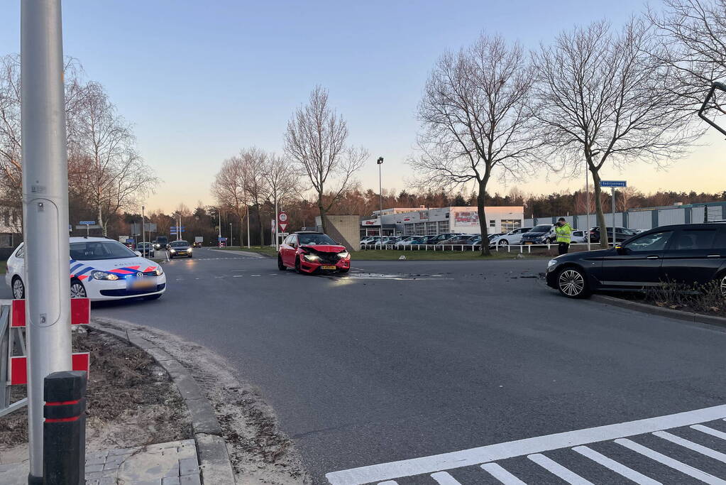 Schade na botsing op kruising