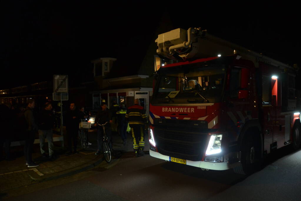 Smeulende koelkast in woning