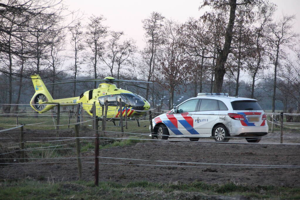 Persoon ernstig gewond na trap van paard