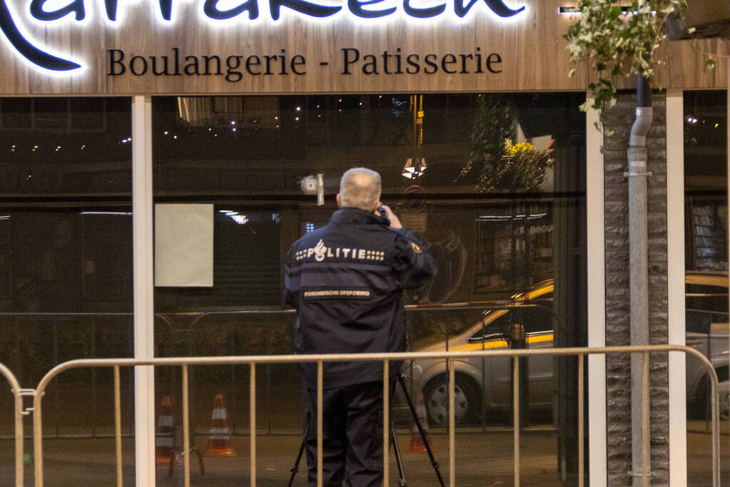 Bakkerij meerdere keren beschoten