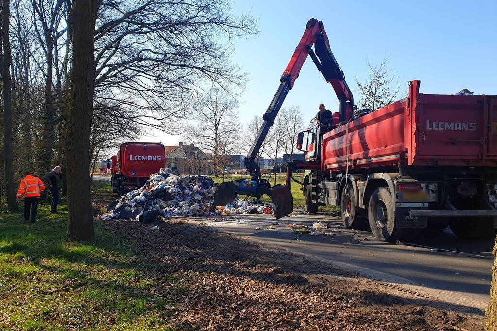 Brand in laadbak vuilniswagen snel ontdekt