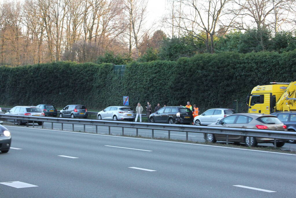 Vijf auto's betrokken bij ongeval op snelweg