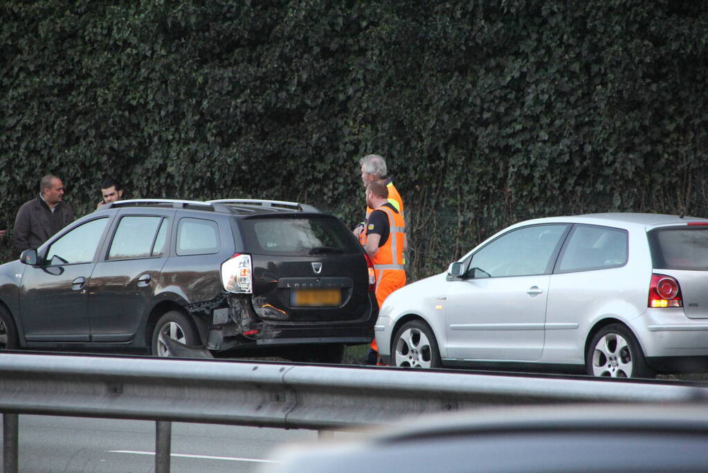 Vijf auto's betrokken bij ongeval op snelweg