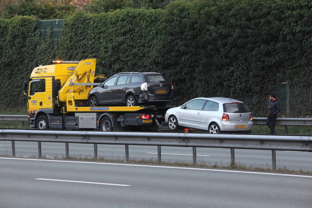 Vijf auto's betrokken bij ongeval op snelweg