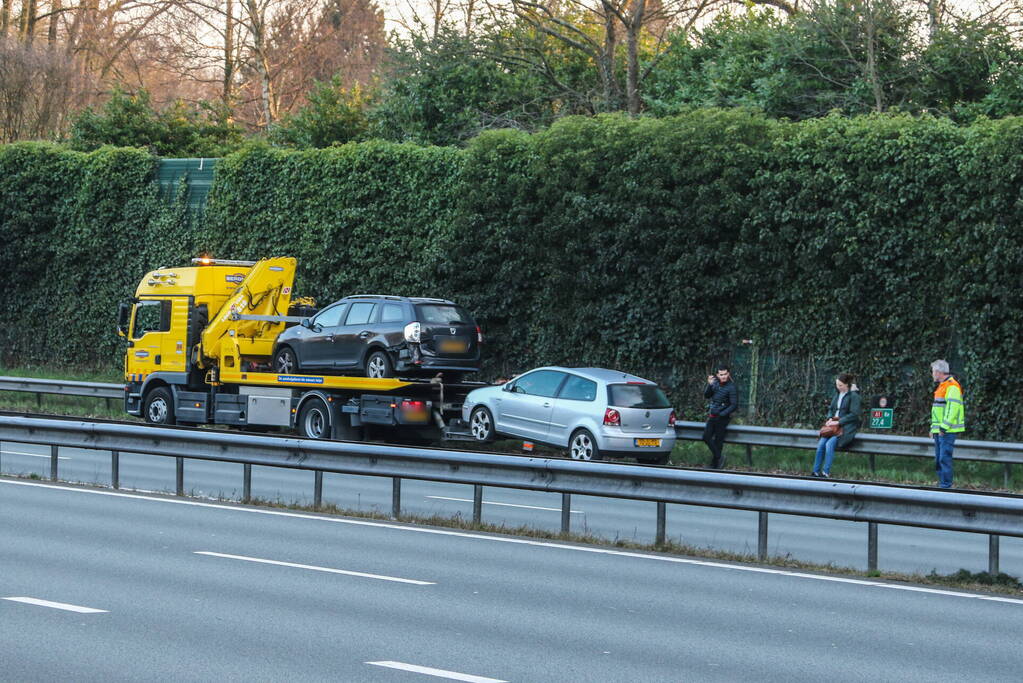 Vijf auto's betrokken bij ongeval op snelweg