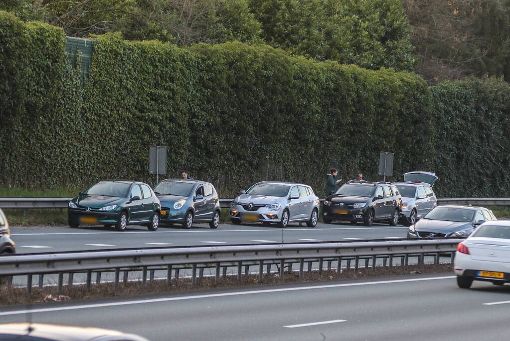 Vijf auto's betrokken bij ongeval op snelweg