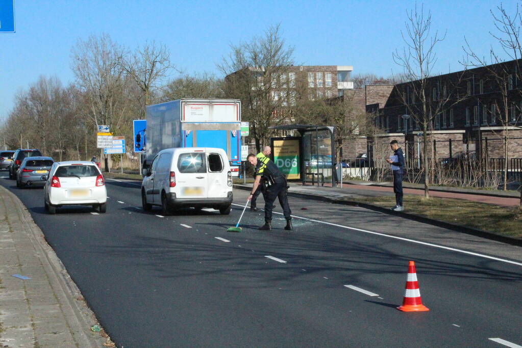 Drie voertuigen betrokken bij botsing