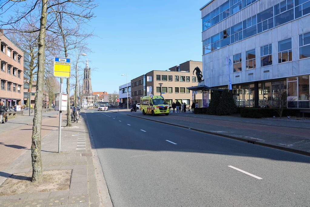 Vrouw raakt gewond bij verkeersongeval