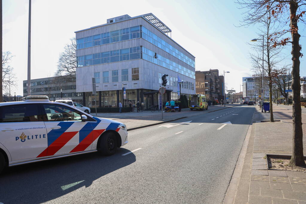 Vrouw raakt gewond bij verkeersongeval