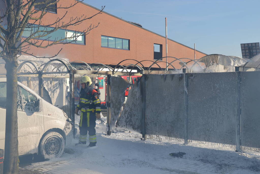 Fietsenstalling brandt uit