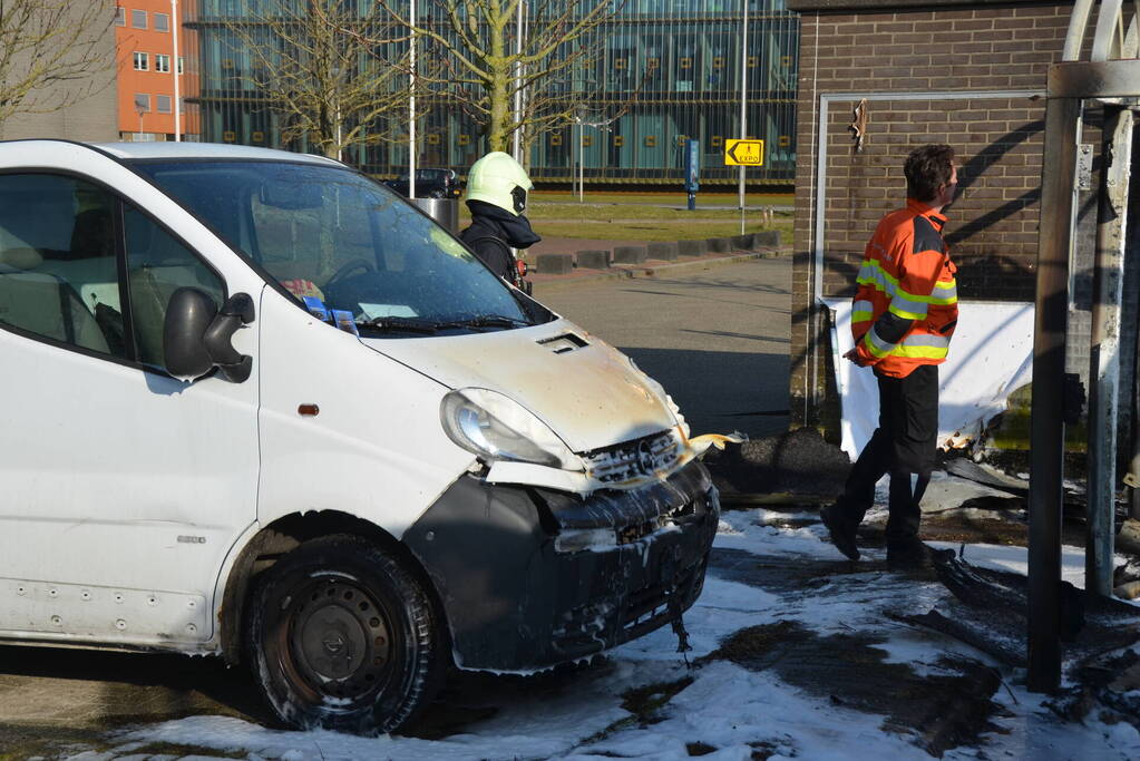 Fietsenstalling brandt uit