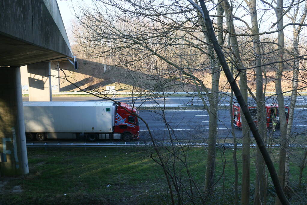 Vrachtwagen gekoeld na vastgelopen remmen