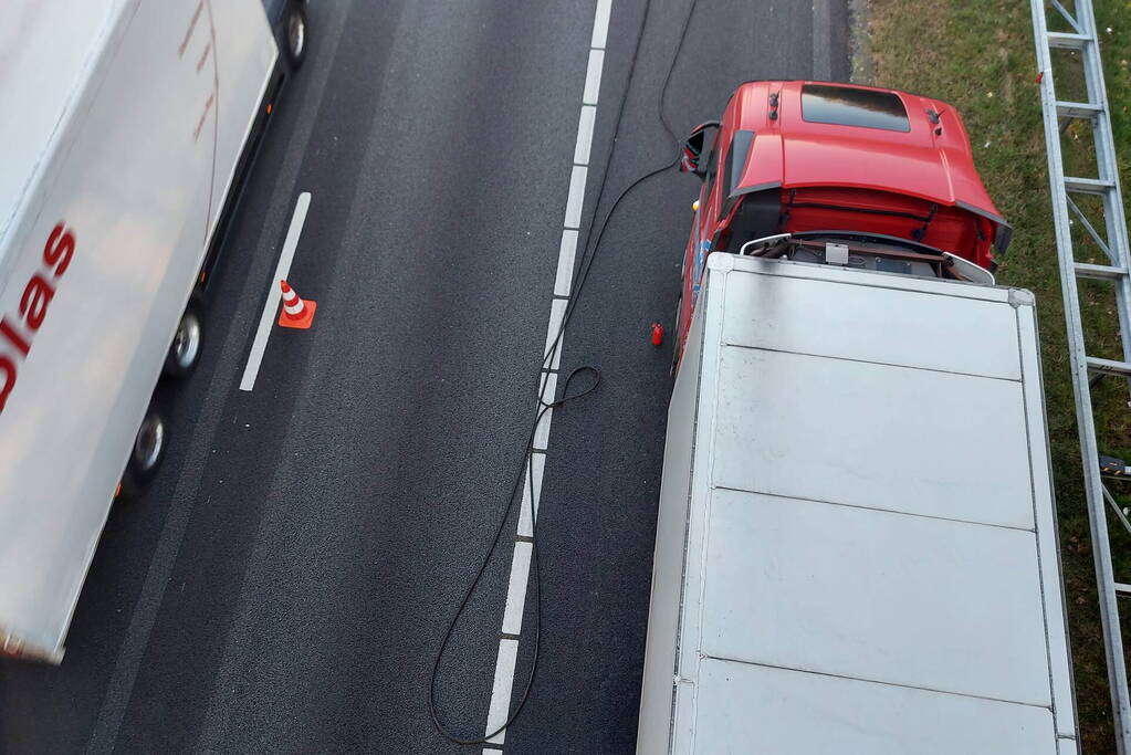 Vrachtwagen gekoeld na vastgelopen remmen