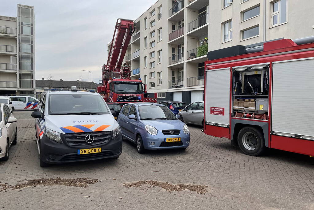 Brand op tweede verdieping van portiekflat