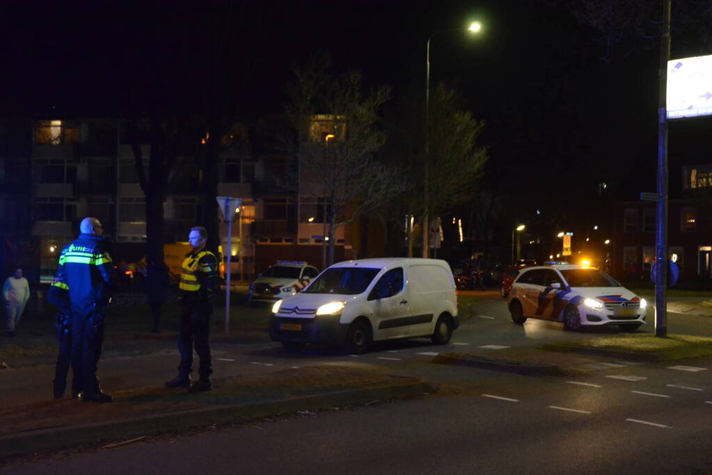 Voetganger gewond door botsing met personenauto