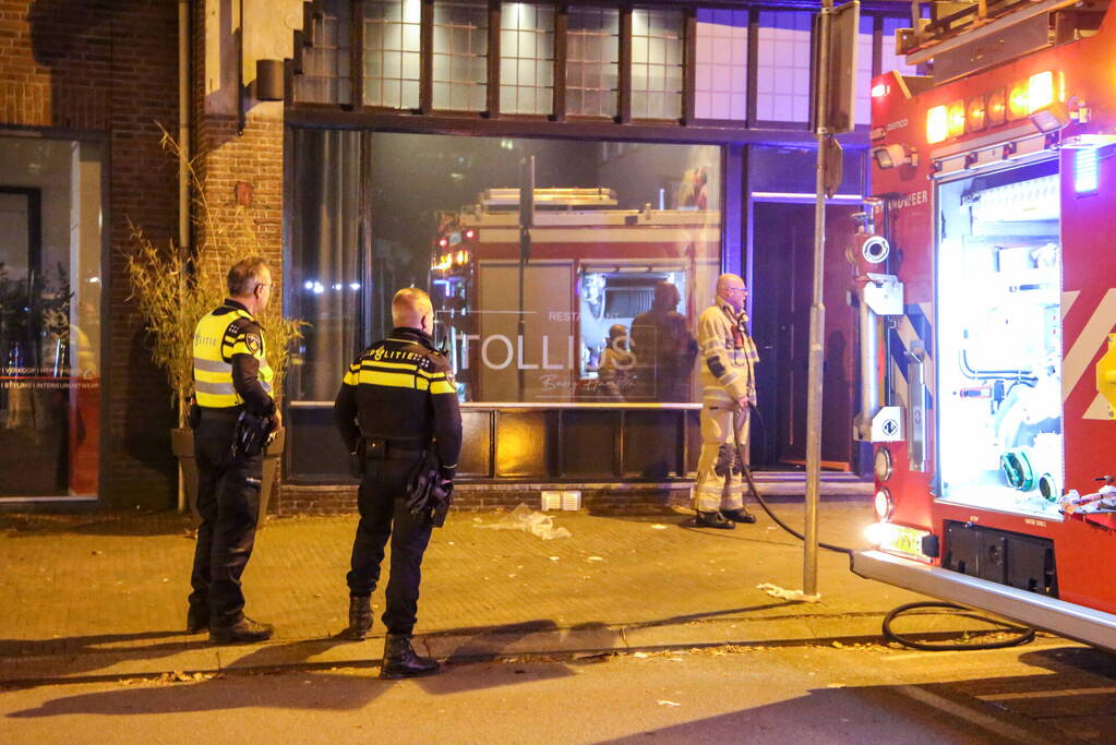 Rookontwikkeling vanwege brand in restaurant Tollius