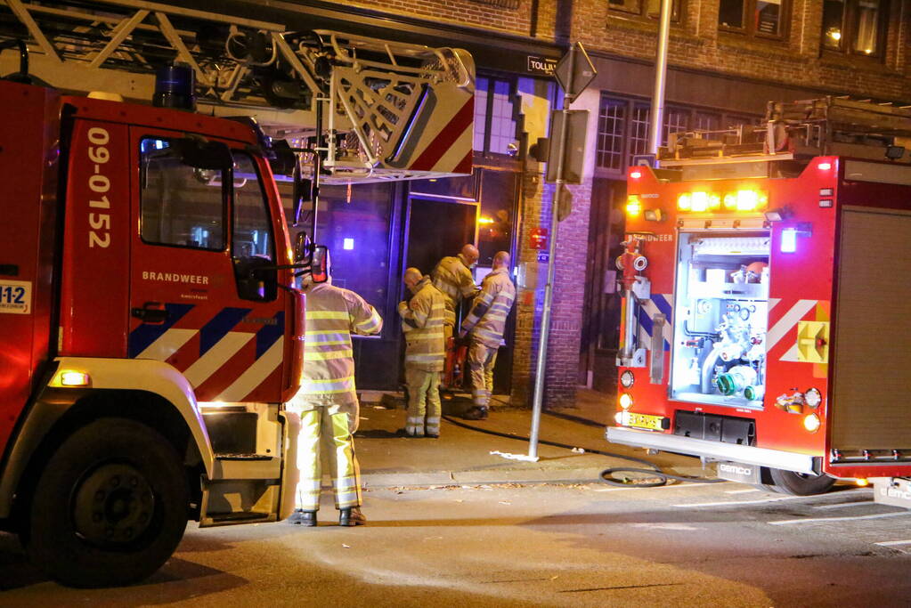 Rookontwikkeling vanwege brand in restaurant Tollius
