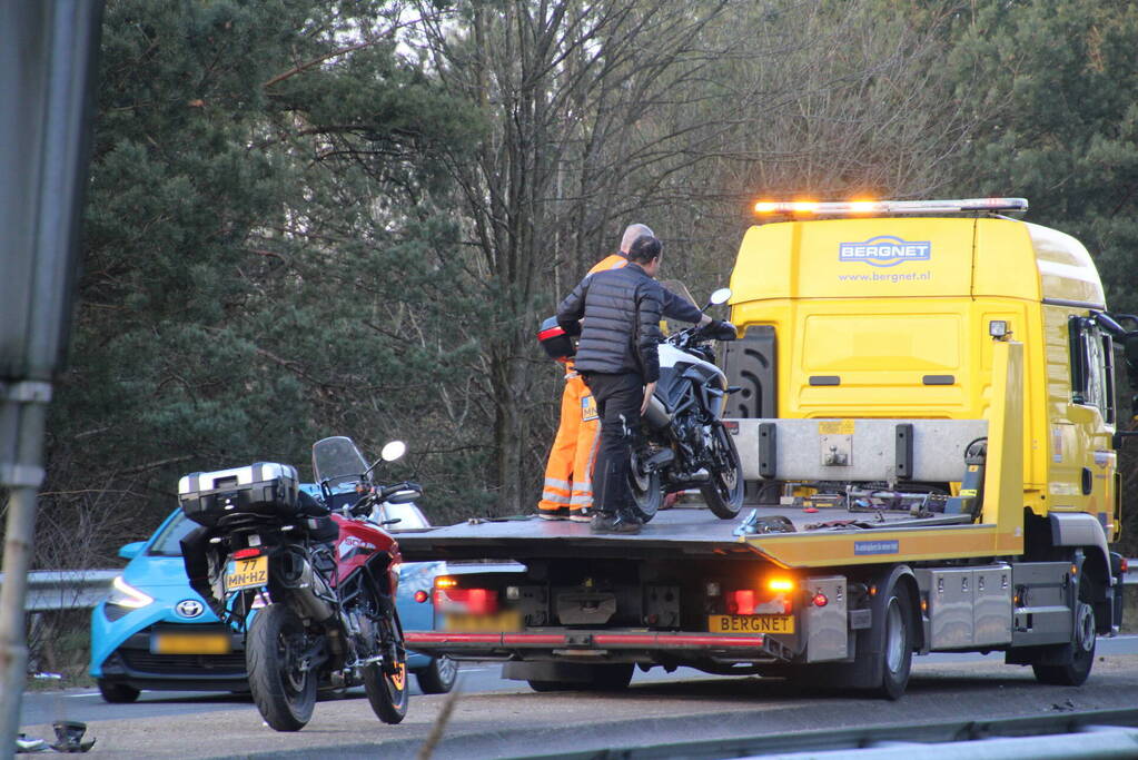 Motorrijders met elkaar in botsing
