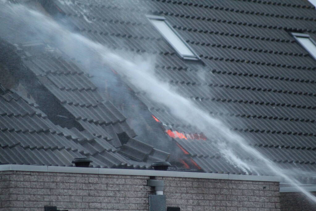 Meerdere woningen onbewoonbaar vanwege brand