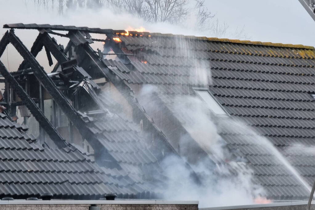Meerdere woningen onbewoonbaar vanwege brand