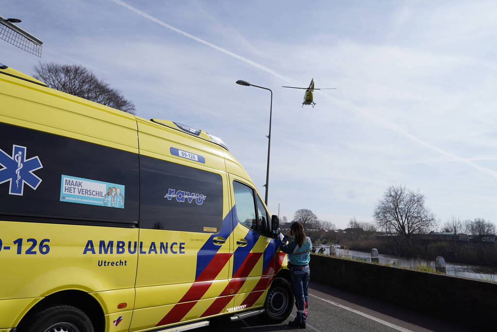 Traumahelikopter landt voor incident in woning