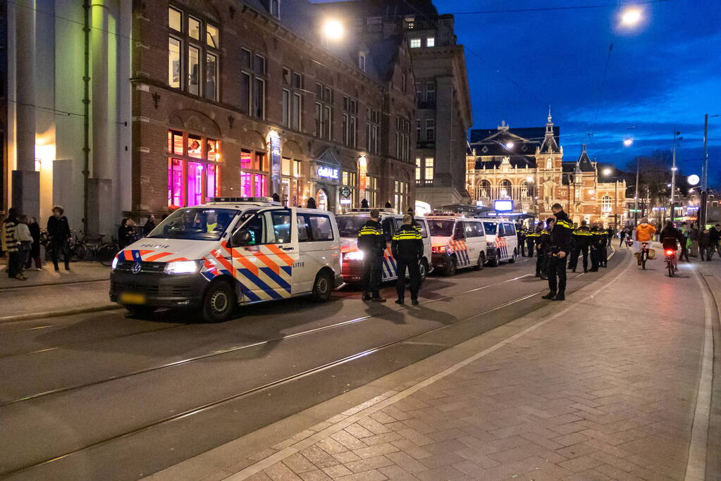 Demonstratie van FVD bij debatcentrum