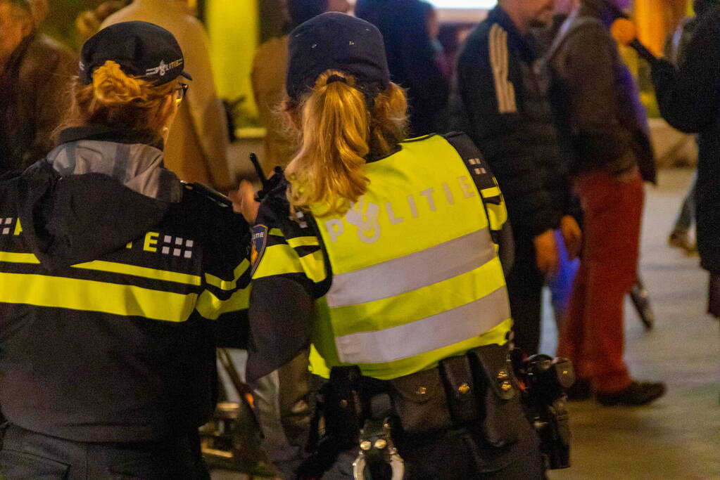 Demonstratie van FVD bij debatcentrum