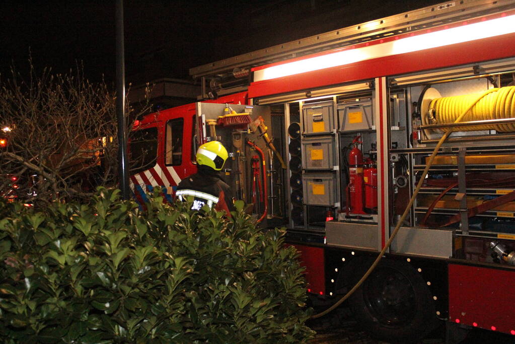 Veel vonken bij brand in schoorsteen