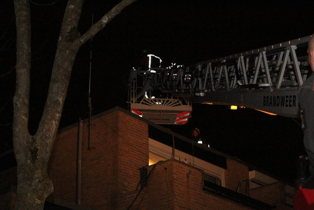 Veel vonken bij brand in schoorsteen