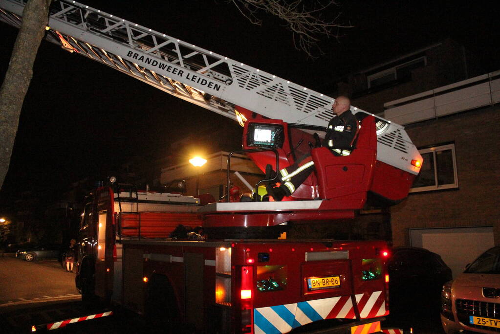 Veel vonken bij brand in schoorsteen