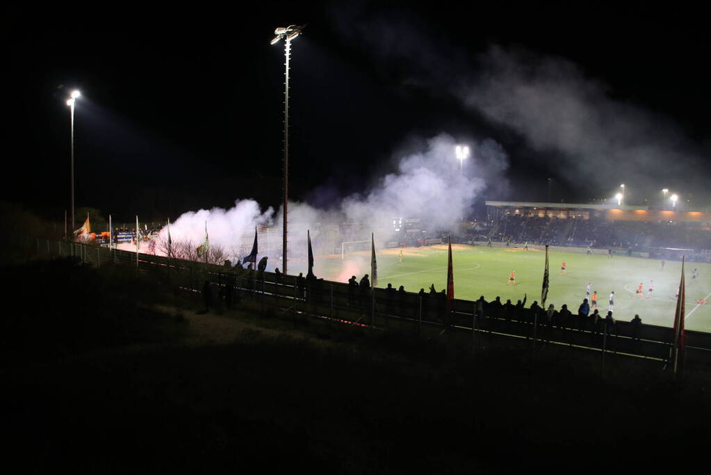 Grote politie-inzet bij onrustige voetbalwedstrijd