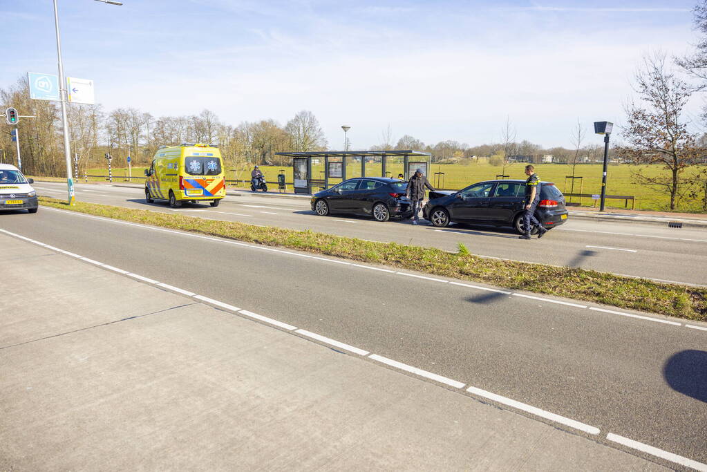 Kop-staart botsing voor Meander ziekenhuis