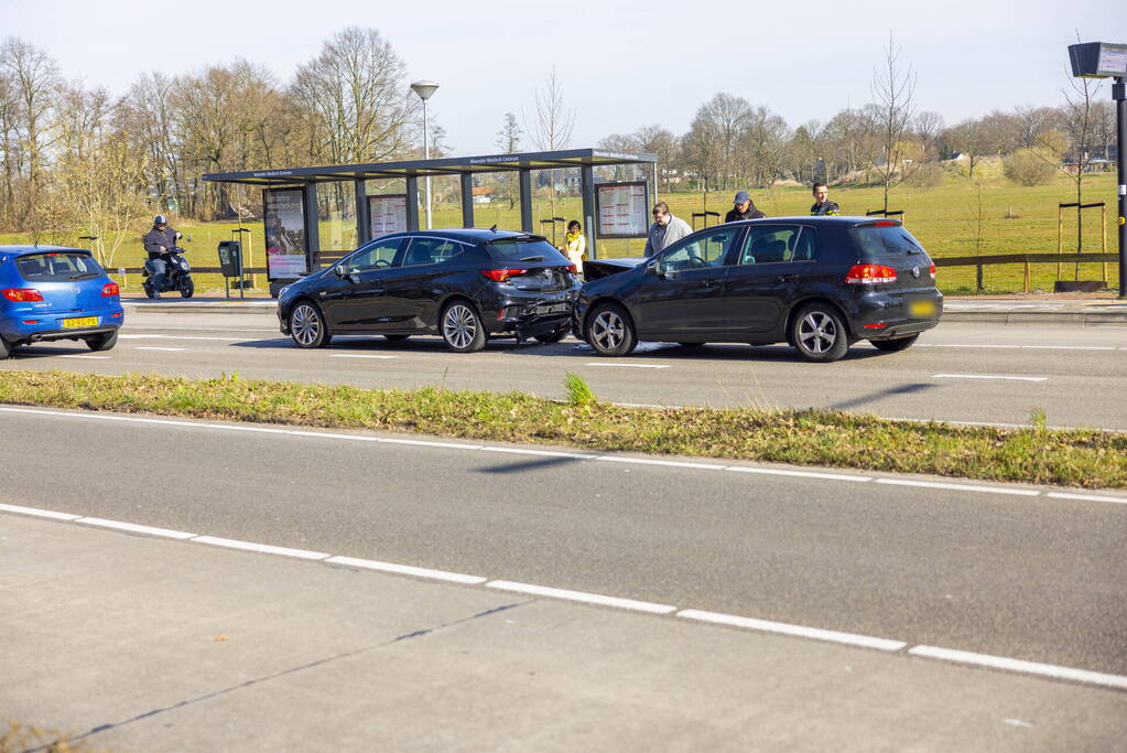 Kop-staart botsing voor Meander ziekenhuis