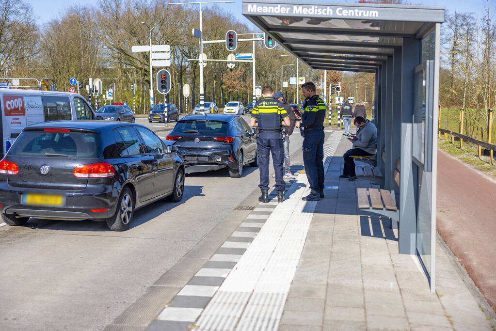 Kop-staart botsing voor Meander ziekenhuis