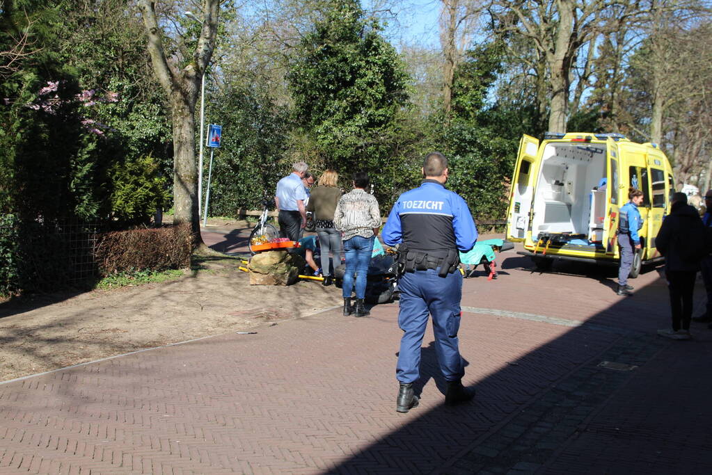 Scooterrijder raakt gewond bij botsing met auto