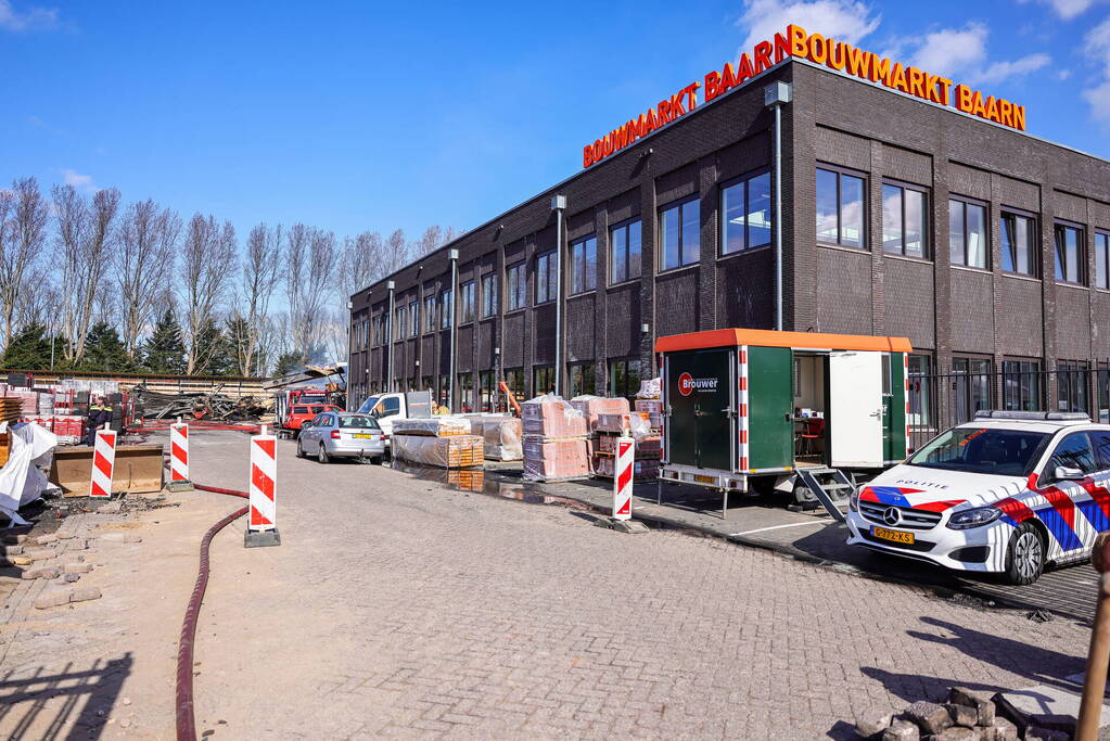 Day After: Zeer grote brand terrein Bouwmarkt Baarn